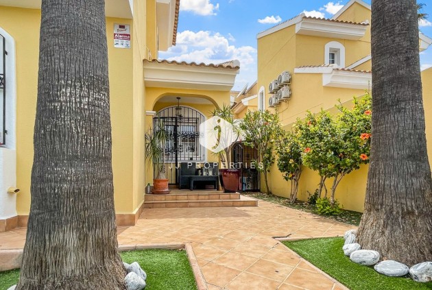 Z drugiej ręki - Villa -
Orihuela Costa - Costa Blanca