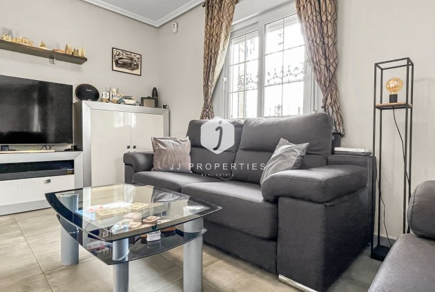 Z drugiej ręki - Villa -
Orihuela Costa - Costa Blanca