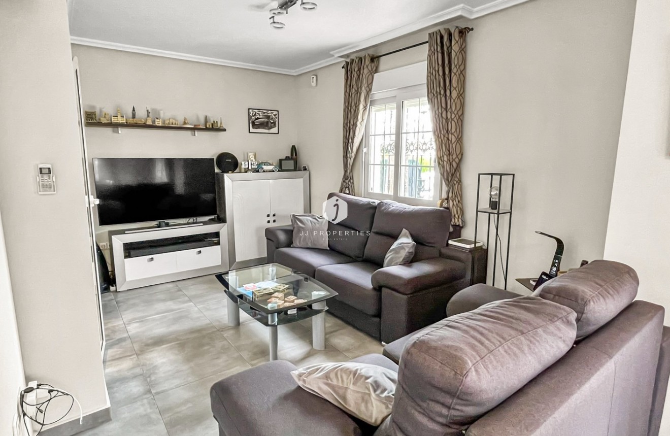 Z drugiej ręki - Villa -
Orihuela Costa - Costa Blanca