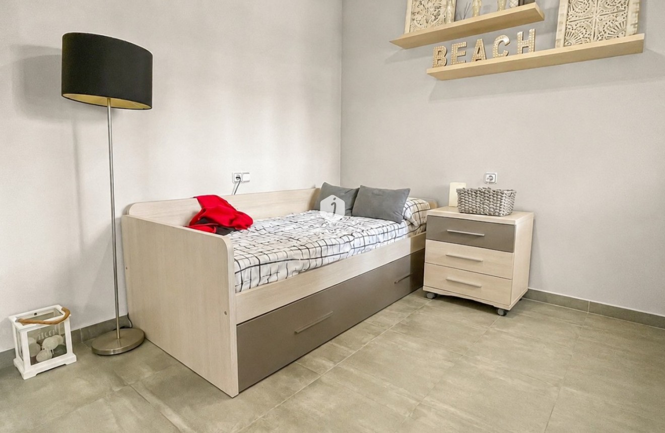 Z drugiej ręki - Villa -
Orihuela Costa - Costa Blanca