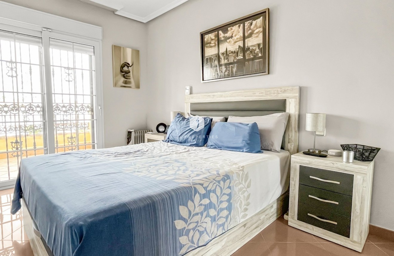 Z drugiej ręki - Villa -
Orihuela Costa - Costa Blanca