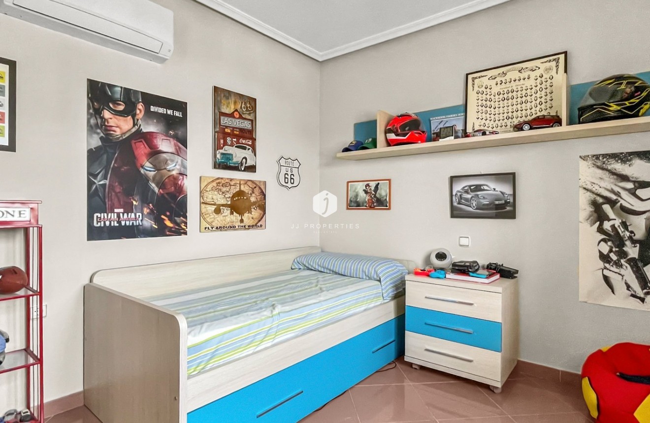 Z drugiej ręki - Villa -
Orihuela Costa - Costa Blanca