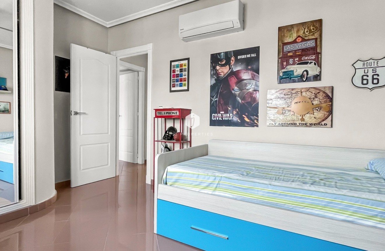 Z drugiej ręki - Villa -
Orihuela Costa - Costa Blanca
