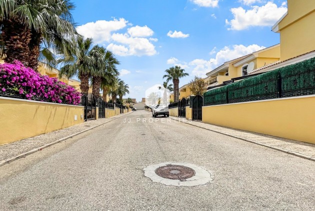 Z drugiej ręki - Villa -
Orihuela Costa - Costa Blanca