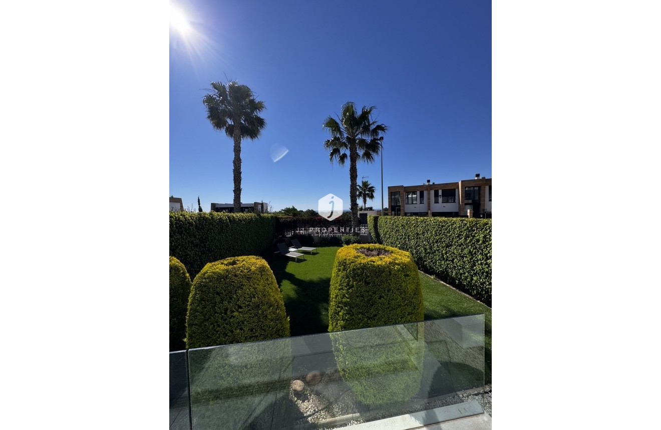 Z drugiej ręki - Dupleks -
Orihuela Costa - Costa Blanca