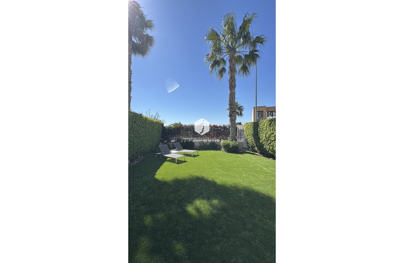 Z drugiej ręki - Dupleks -
Orihuela Costa - Costa Blanca