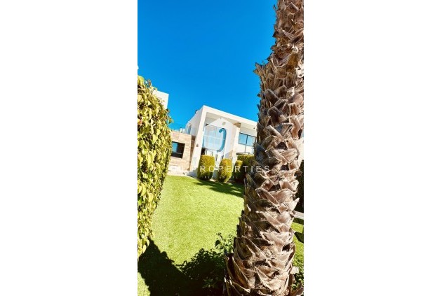 Z drugiej ręki - Dupleks -
Orihuela Costa - Costa Blanca