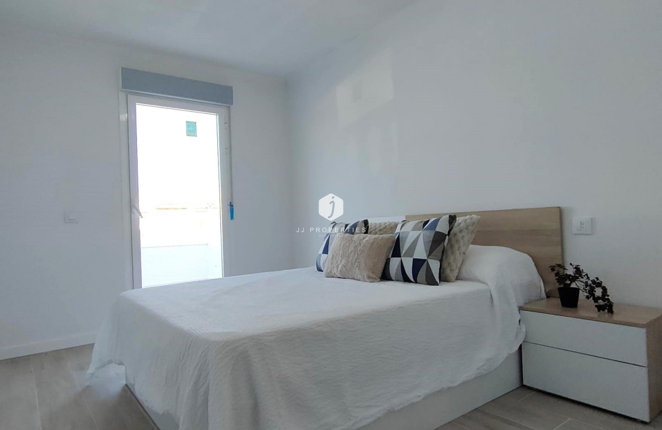 Segunda mano - Chalet -
Torrevieja - Sector 25