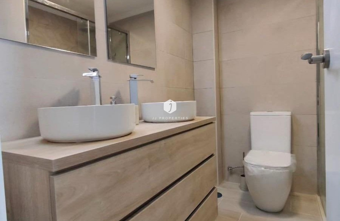 Segunda mano - Chalet -
Torrevieja - Sector 25