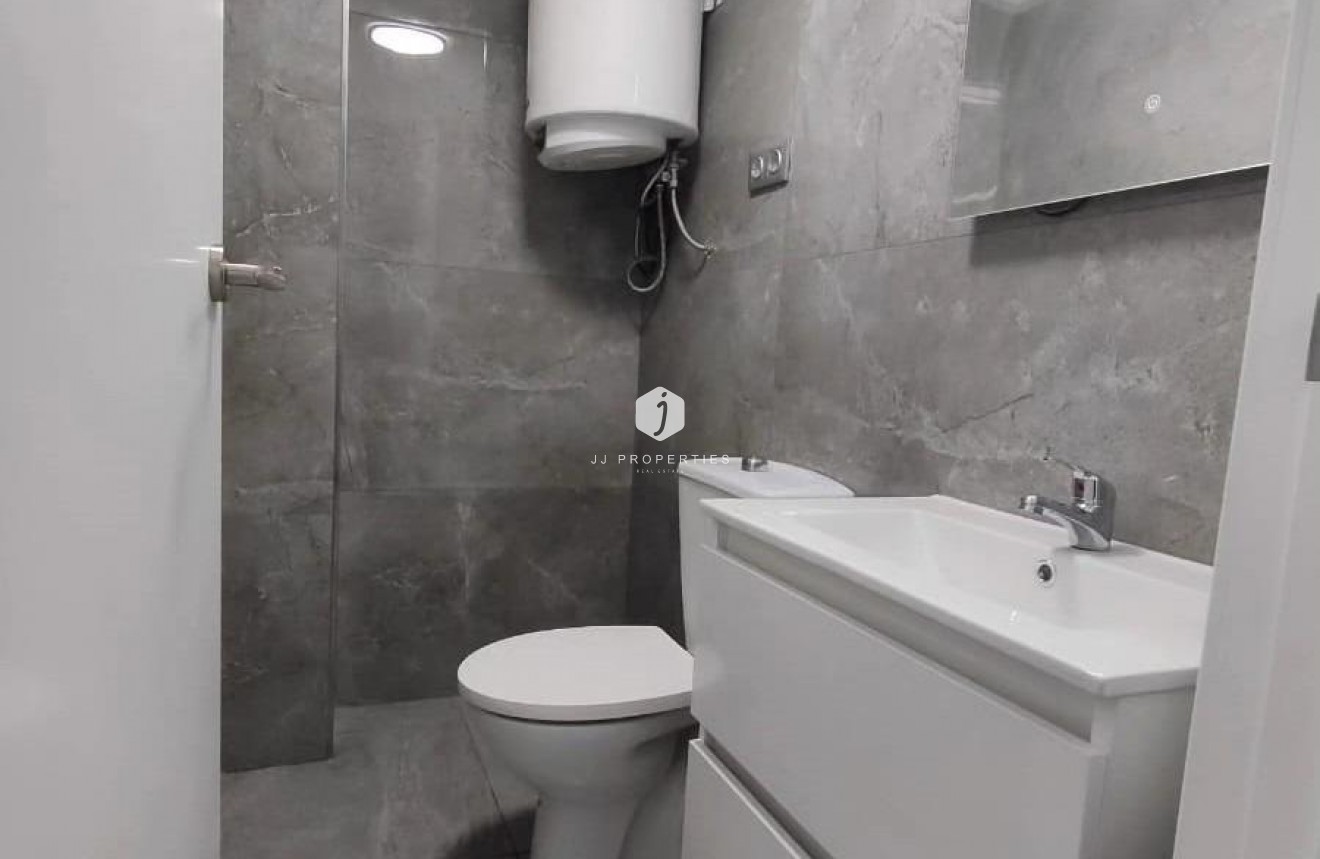 Segunda mano - Chalet -
Torrevieja - Sector 25