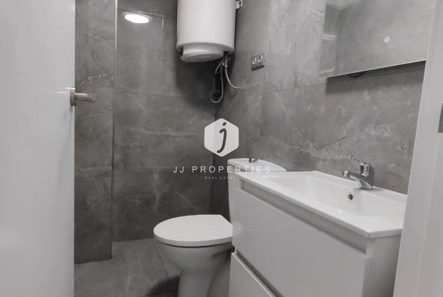 Segunda mano - Chalet -
Torrevieja - Sector 25