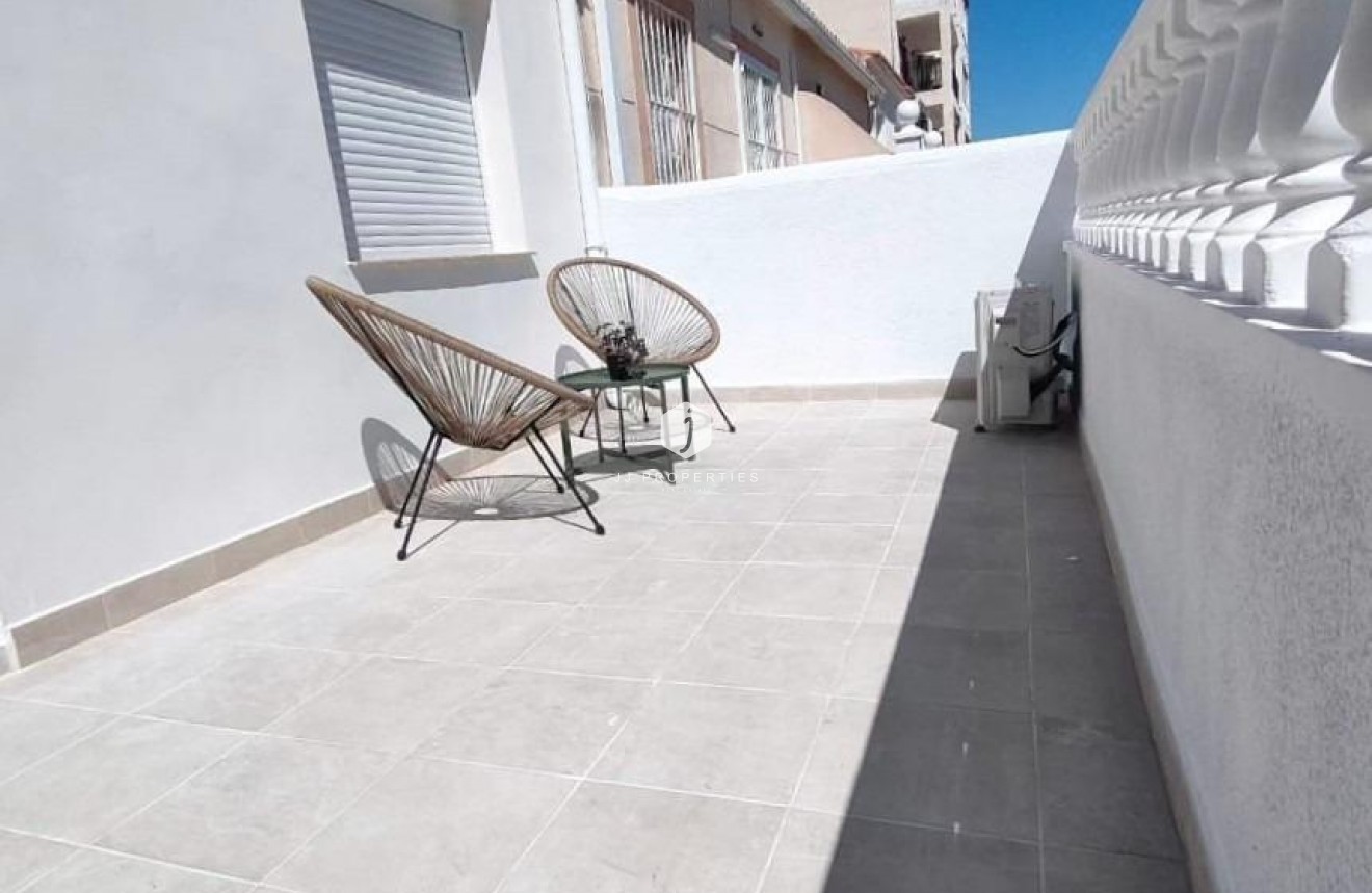 Segunda mano - Chalet -
Torrevieja - Sector 25