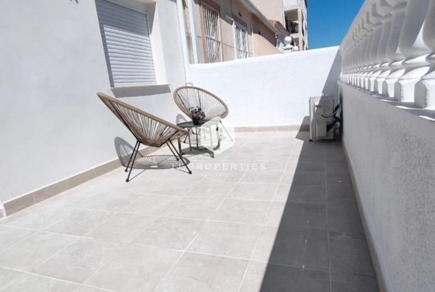 Segunda mano - Chalet -
Torrevieja - Sector 25