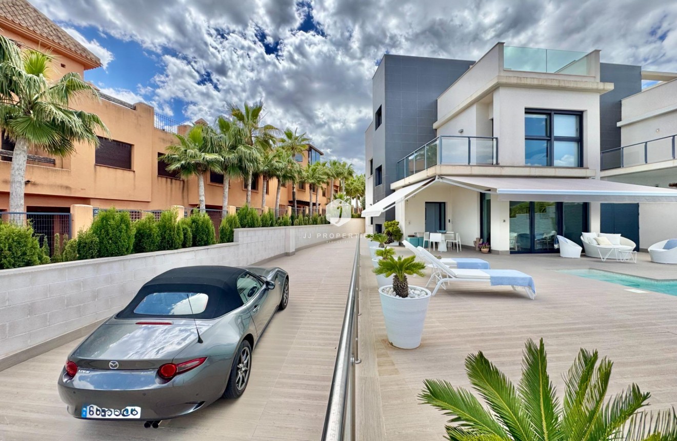 Z drugiej ręki - Villa -
San Miguel de Salinas - Bellavista