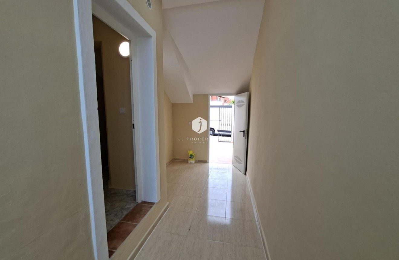 Z drugiej ręki - Bungalow -
Orihuela Costa - Punta Prima