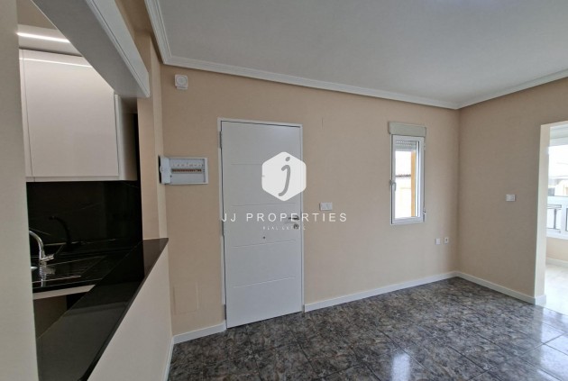 Z drugiej ręki - Bungalow -
Orihuela Costa - Punta Prima