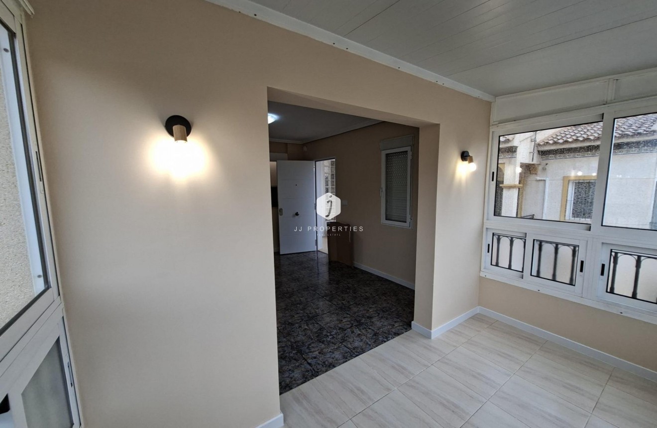 Z drugiej ręki - Bungalow -
Orihuela Costa - Punta Prima