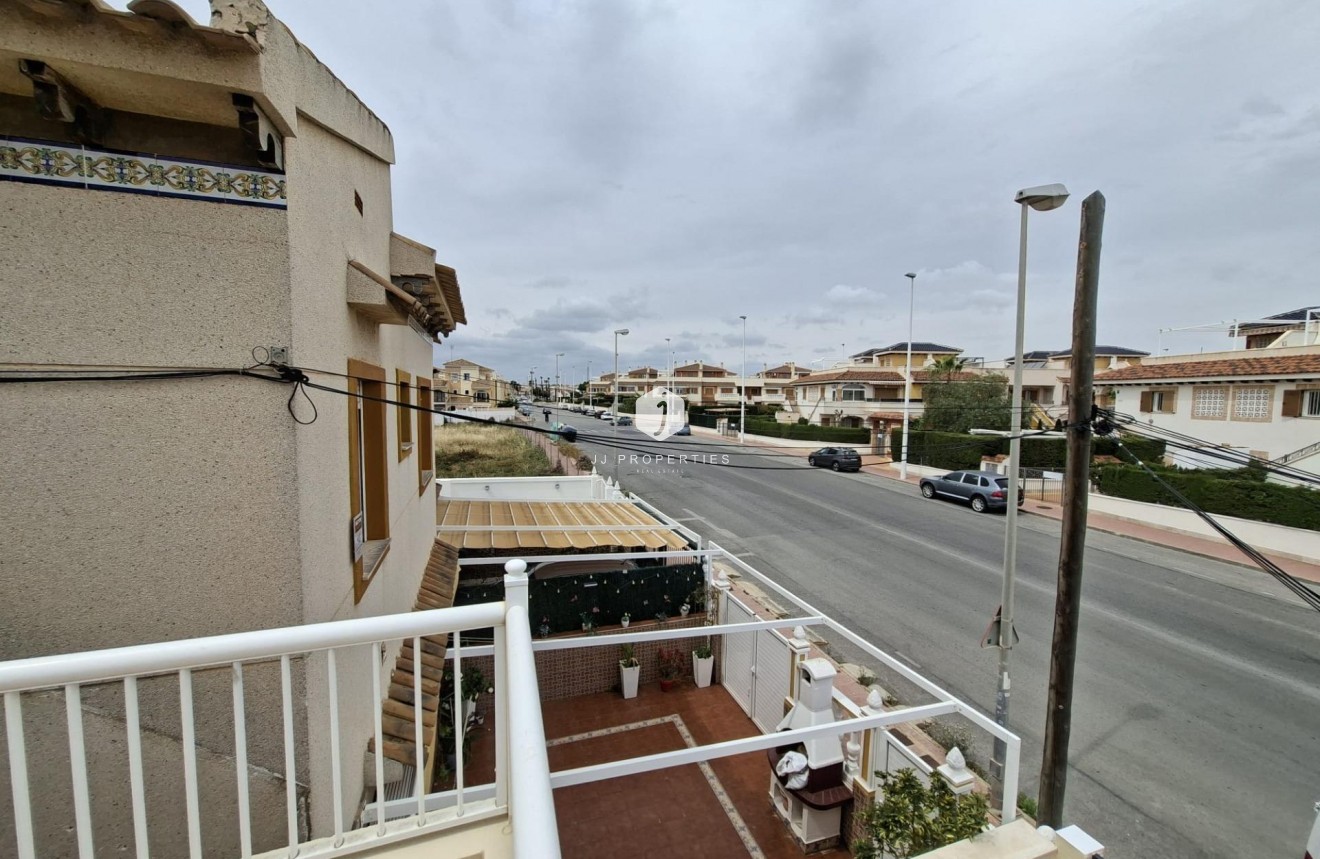 Z drugiej ręki - Bungalow -
Orihuela Costa - Punta Prima