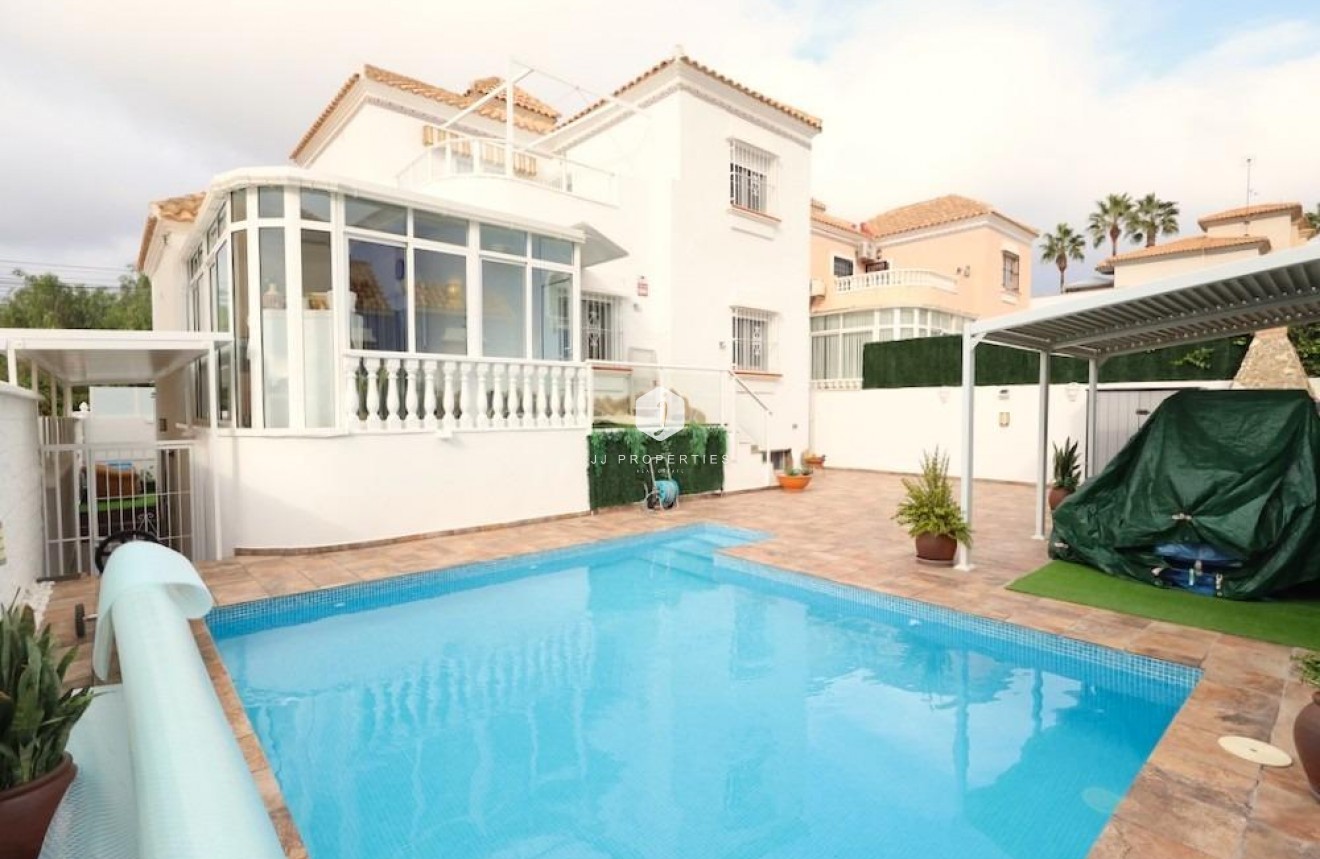 Aus zweiter Hand - Villa -
San Miguel de Salinas - Inland