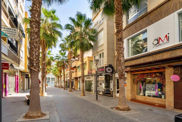 Z drugiej ręki - Daszek -
Torrevieja - Centro