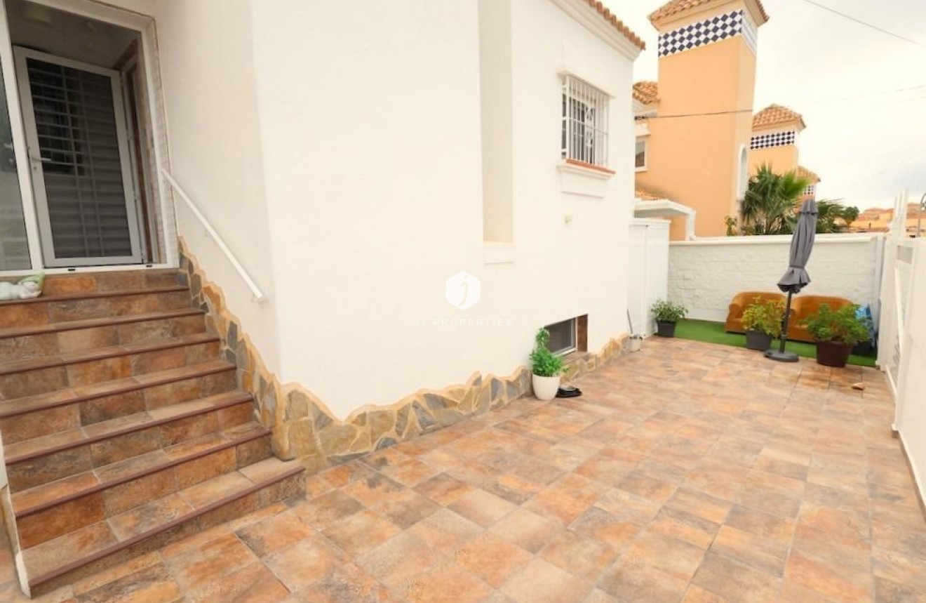 Aus zweiter Hand - Villa -
San Miguel de Salinas - Inland