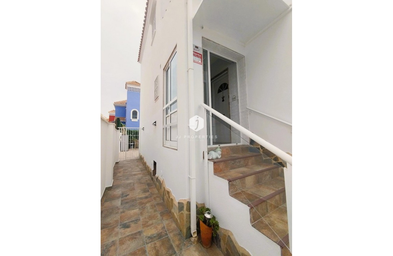 Aus zweiter Hand - Villa -
San Miguel de Salinas - Inland