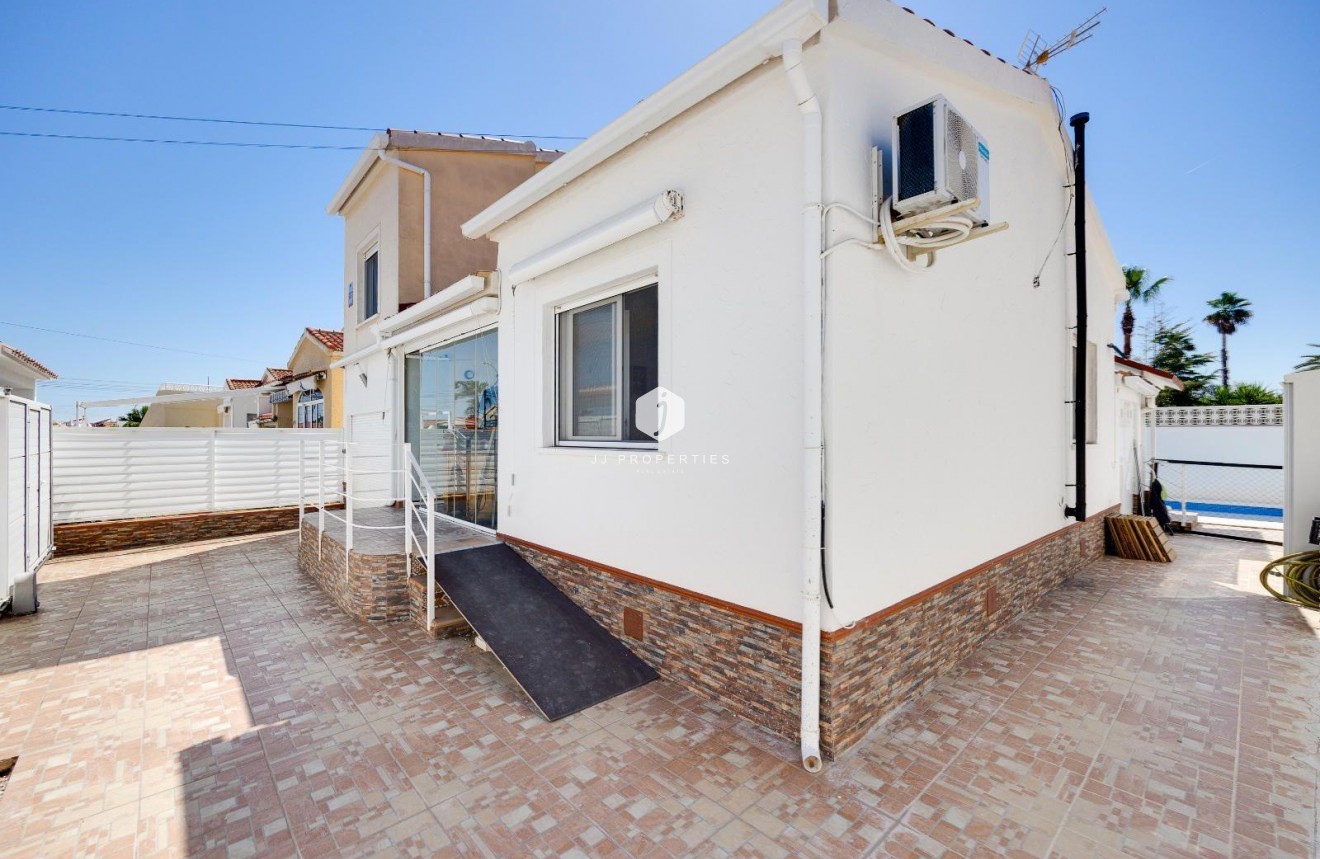 Aus zweiter Hand - Villa -
San Fulgencio - La Marina
