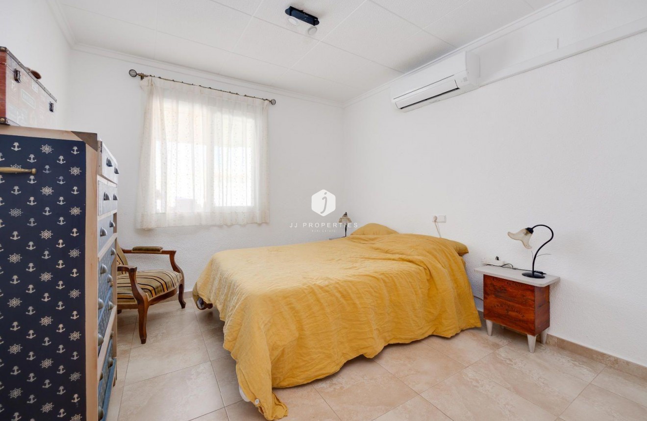 Aus zweiter Hand - Villa -
San Fulgencio - La Marina