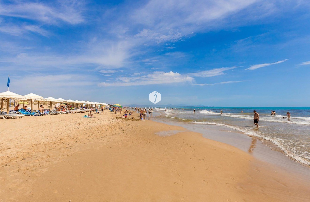 Aus zweiter Hand - Villa -
San Fulgencio - La Marina