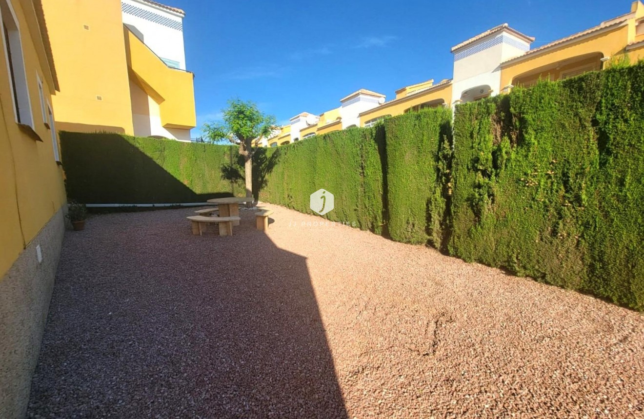 Z drugiej ręki - Szalet -
Los Montesinos - Los Montesinos - Urb. La Herrada