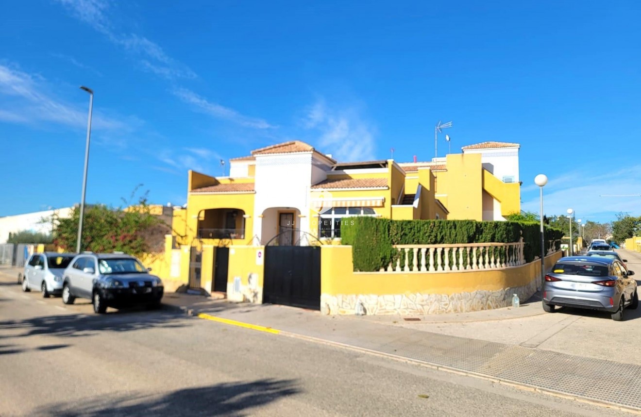 Z drugiej ręki - Szalet -
Los Montesinos - Los Montesinos - Urb. La Herrada
