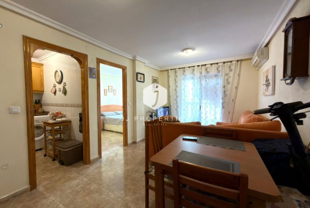 Z drugiej ręki - Mieszkanie w bloku -
Torrevieja - Curva Del Palangre