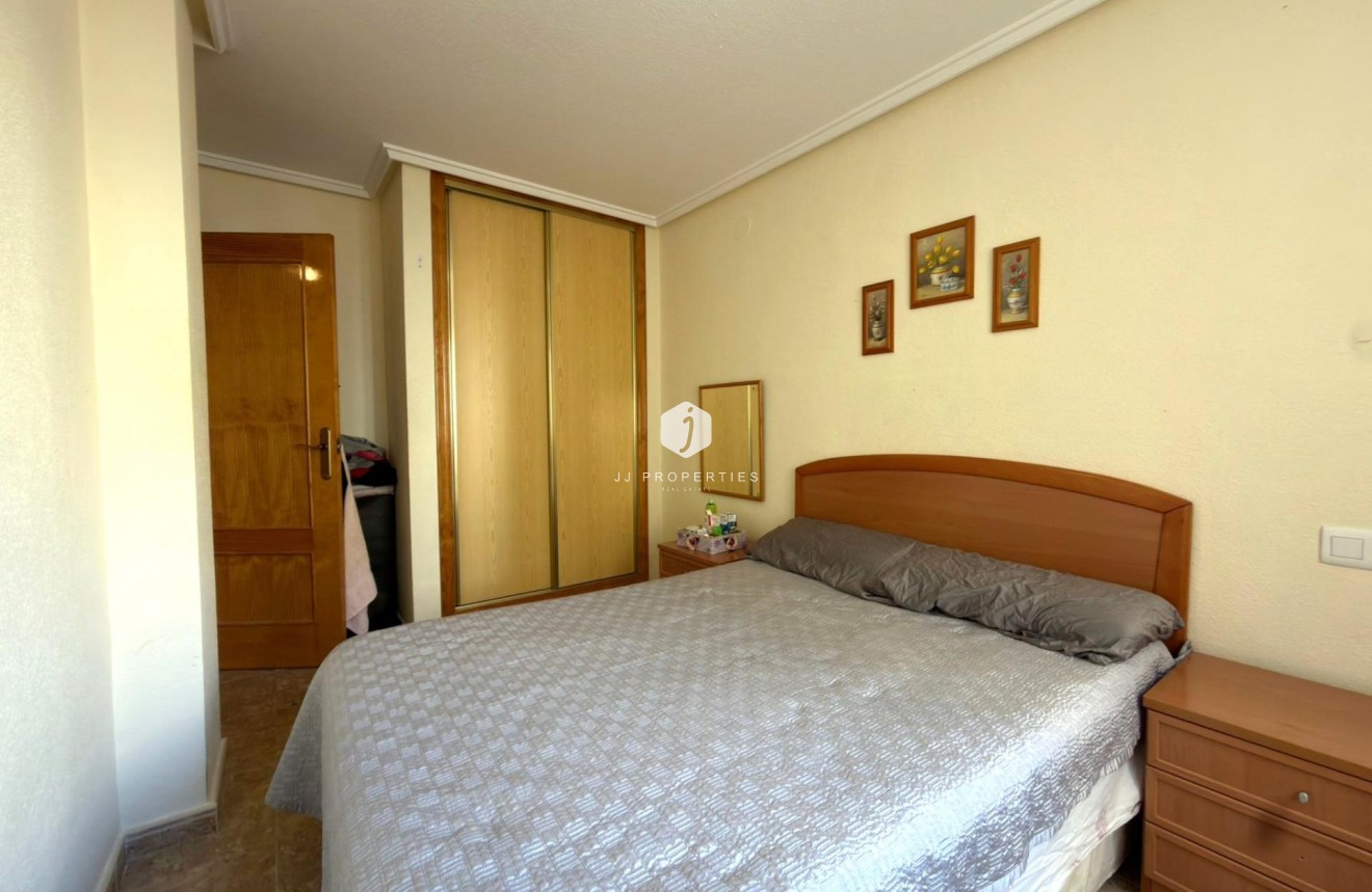 Z drugiej ręki - Mieszkanie w bloku -
Torrevieja - Curva Del Palangre