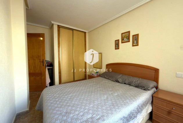 Z drugiej ręki - Mieszkanie w bloku -
Torrevieja - Curva Del Palangre