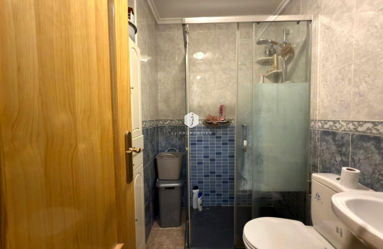 Z drugiej ręki - Mieszkanie w bloku -
Torrevieja - Curva Del Palangre