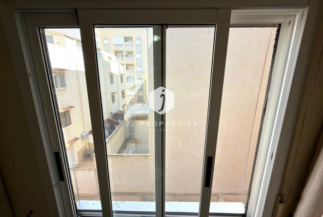 Z drugiej ręki - Mieszkanie w bloku -
Torrevieja - Curva Del Palangre