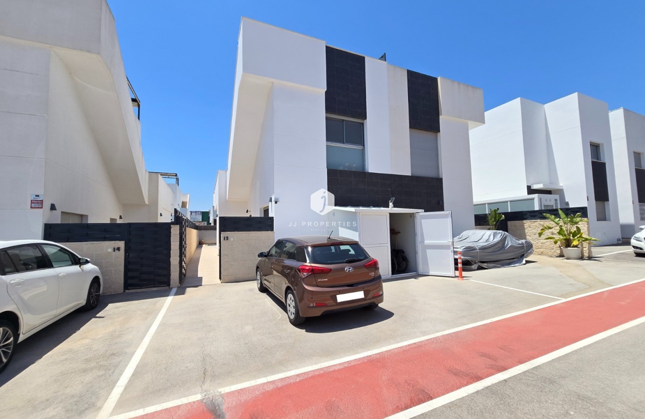 Aus zweiter Hand - Villa -
Ciudad Quesada - Costa Blanca