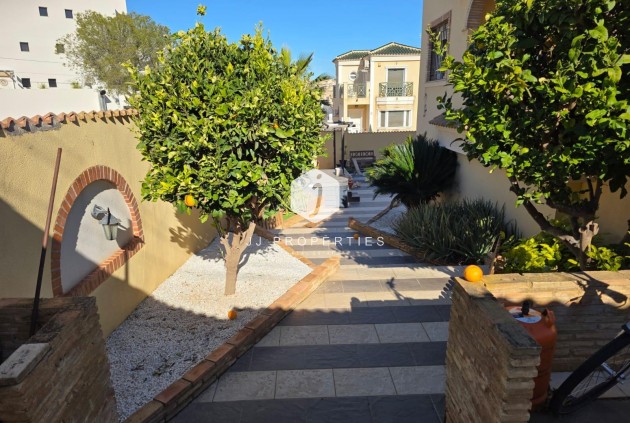 Segunda mano - Villa -
Orihuela Costa - Villamartín-las Filipinas
