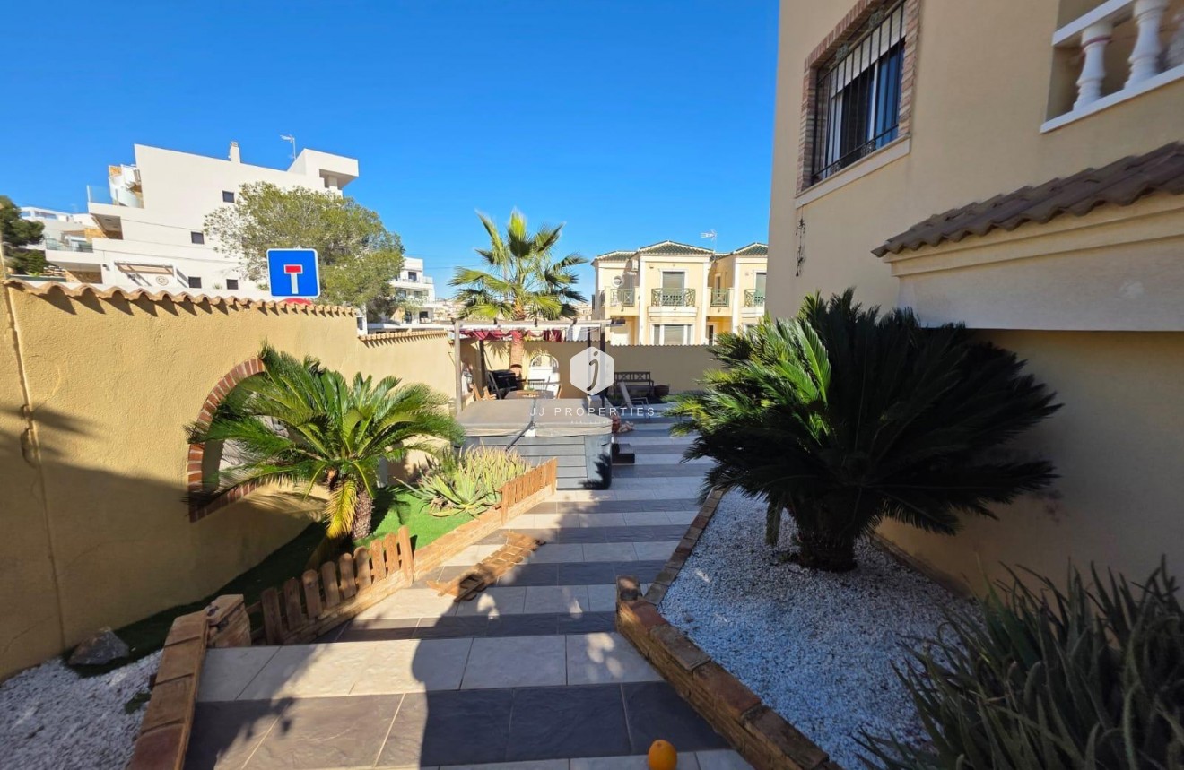 Segunda mano - Villa -
Orihuela Costa - Villamartín-las Filipinas