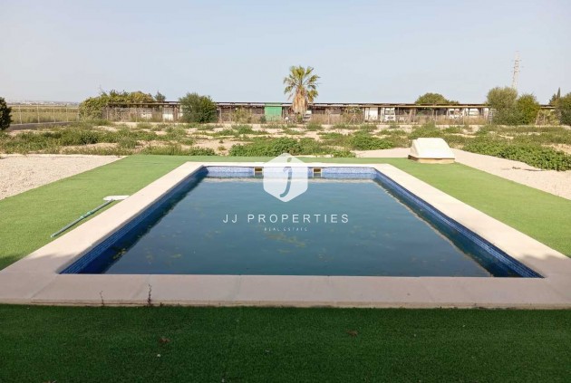 Aus zweiter Hand - Villa -
San Miguel de Salinas - Inland