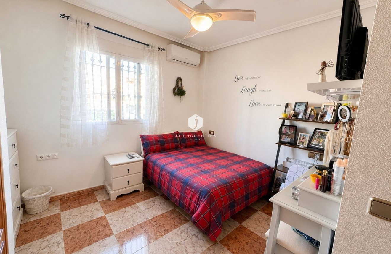 Z drugiej ręki - Mieszkanie w bloku -
Cabo Roig - Costa Blanca