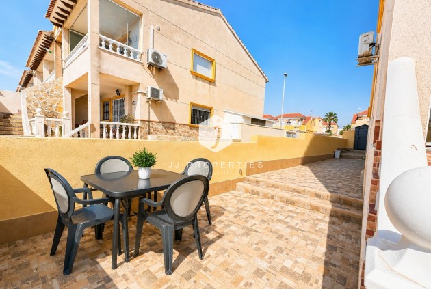 Z drugiej ręki - Mieszkanie w bloku -
Cabo Roig - Costa Blanca