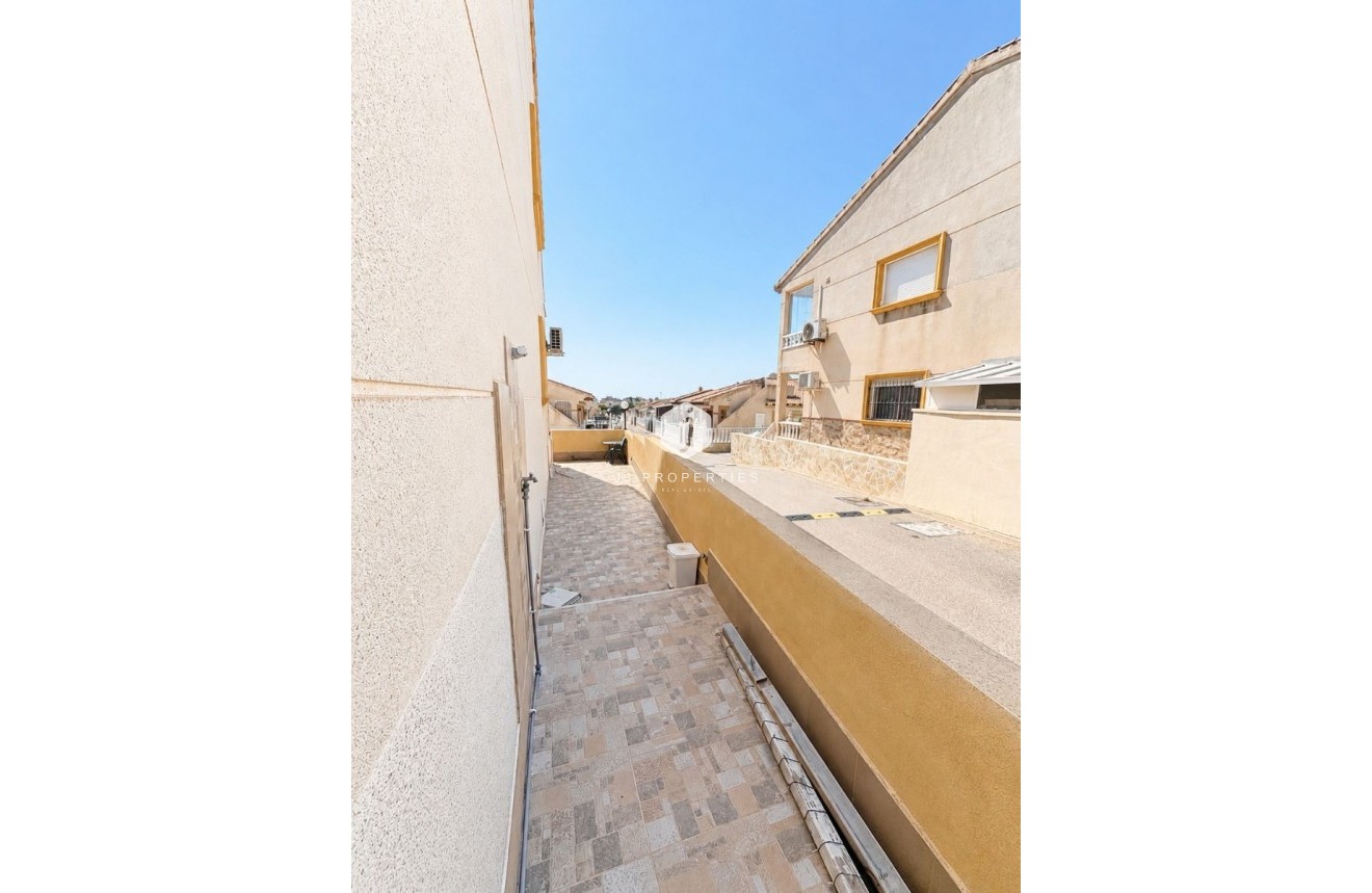 Z drugiej ręki - Mieszkanie w bloku -
Cabo Roig - Costa Blanca