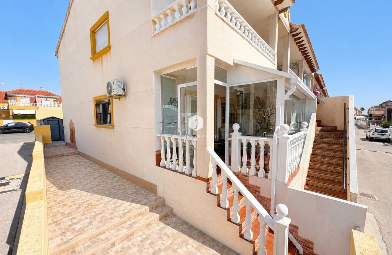 Z drugiej ręki - Mieszkanie w bloku -
Cabo Roig - Costa Blanca