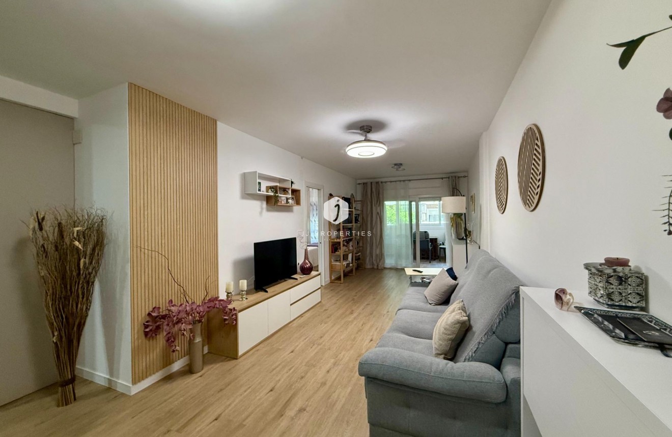Aus zweiter Hand - Wohnung -
Torrevieja - Centro