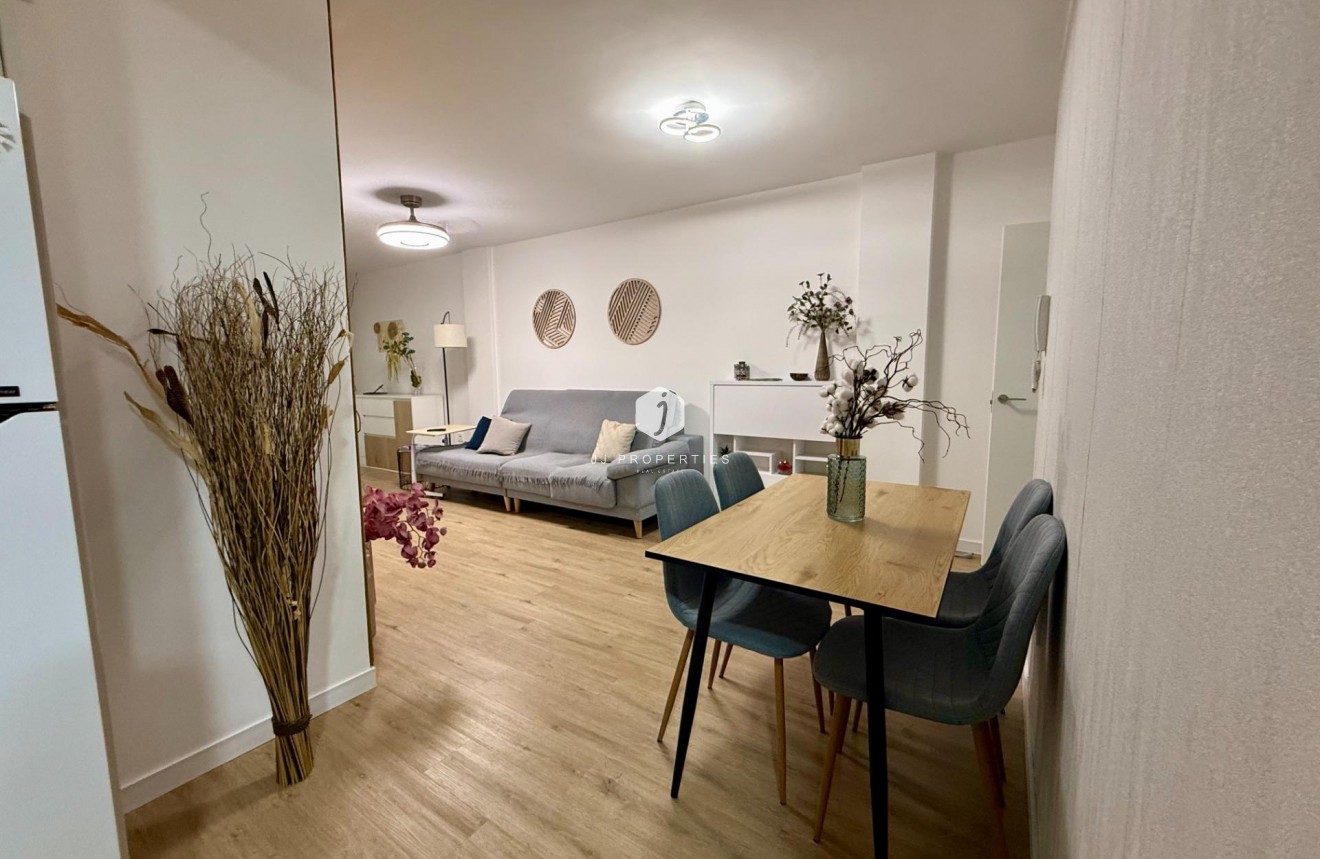 Aus zweiter Hand - Wohnung -
Torrevieja - Centro