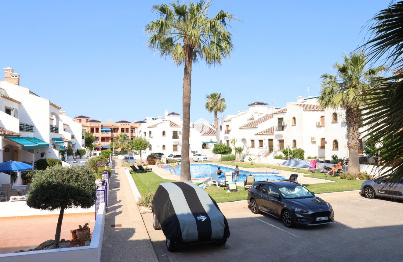 Tweedehands - Appartement / flat -
Orihuela Costa - Costa Blanca