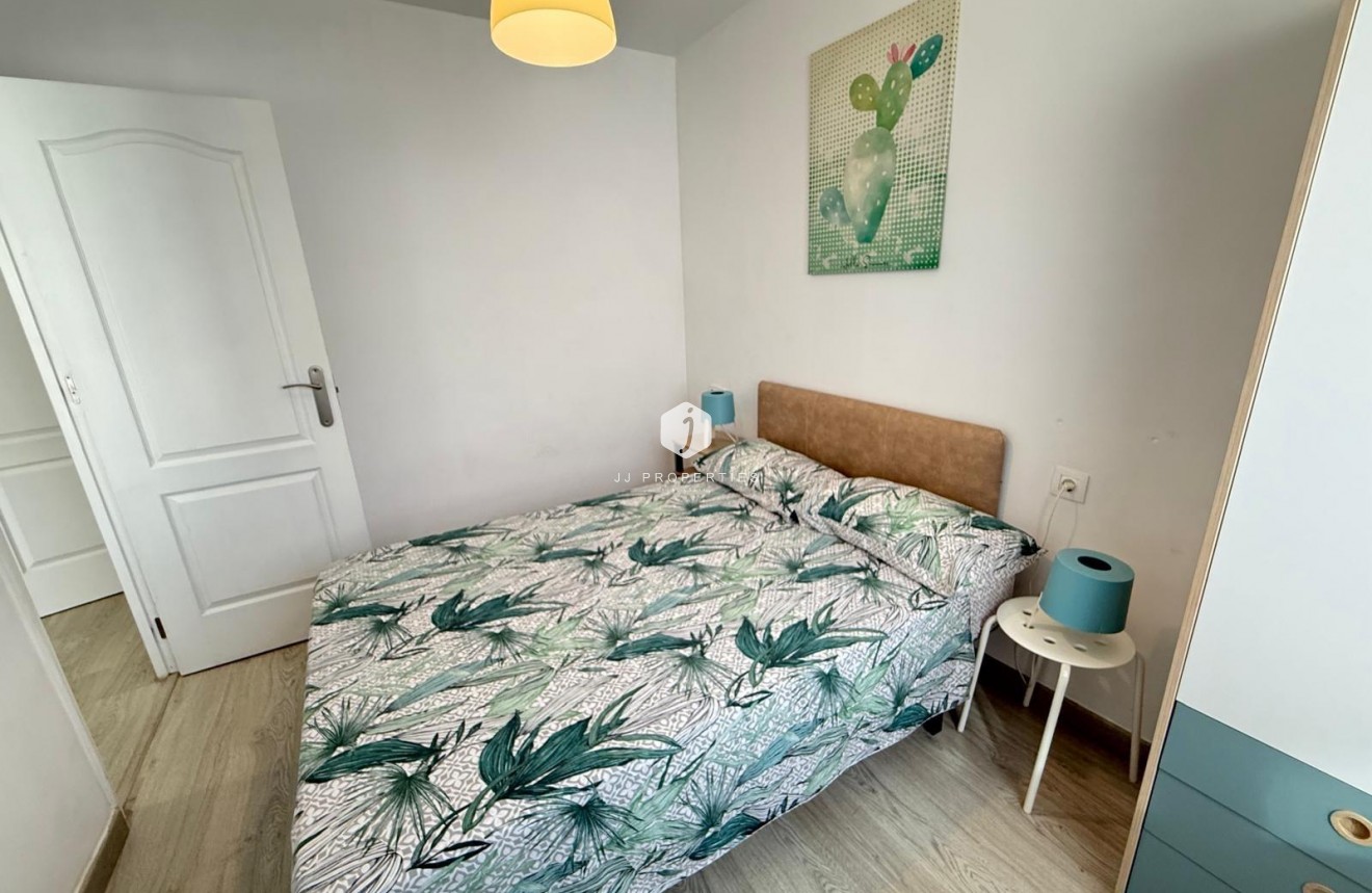 Z drugiej ręki - Mieszkanie w bloku -
Torrevieja - Playa del Cura