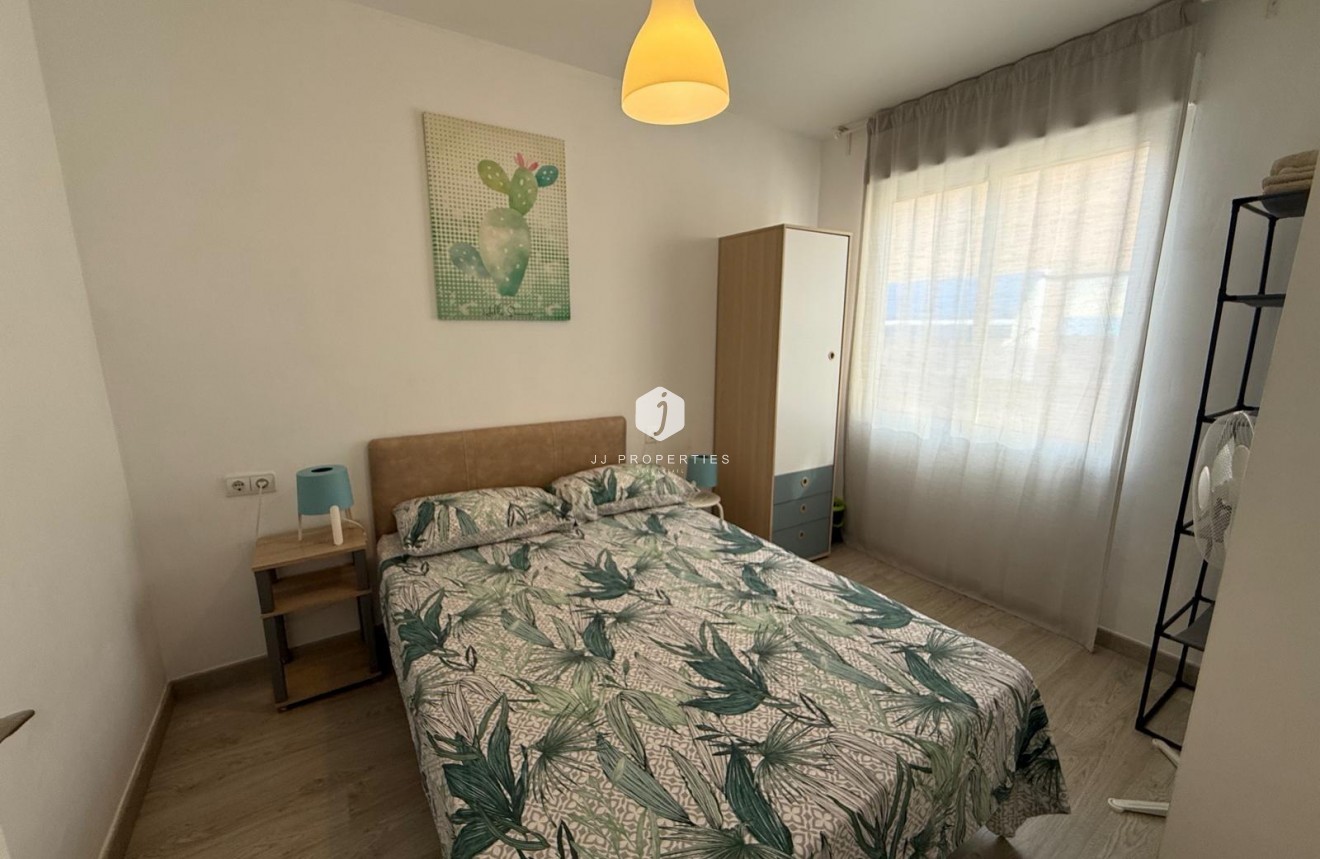 Z drugiej ręki - Mieszkanie w bloku -
Torrevieja - Playa del Cura