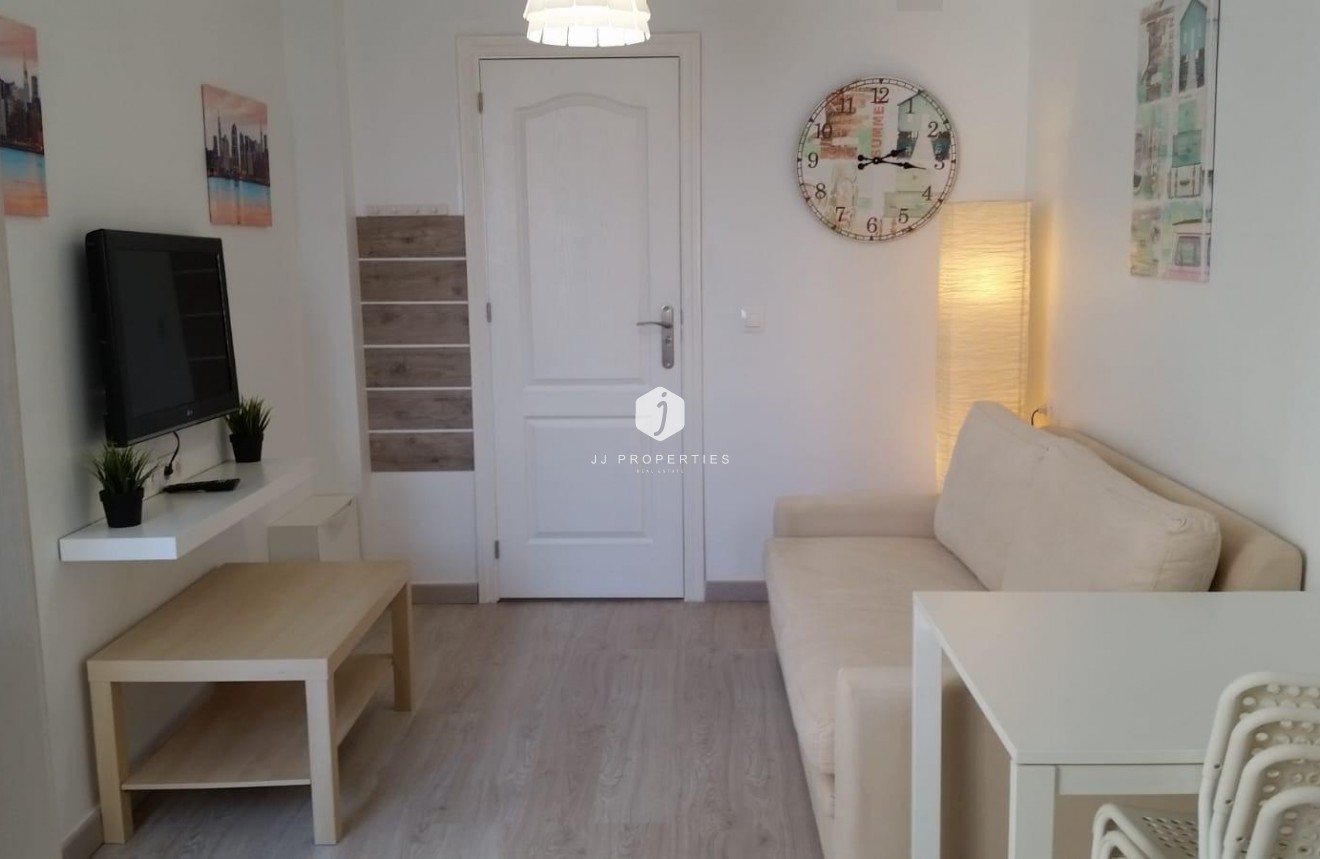 Z drugiej ręki - Mieszkanie w bloku -
Torrevieja - Playa del Cura